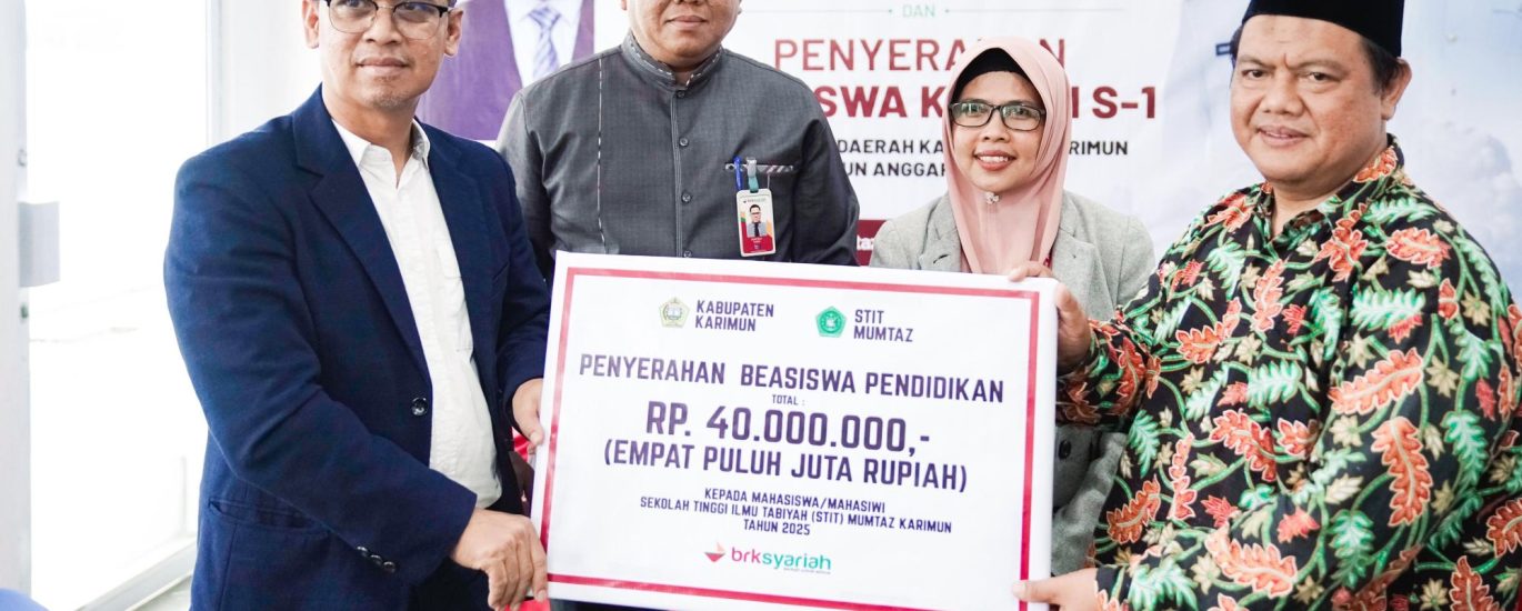 20 Mahasiswa STIT Mumtaz Karimun Terima Beasiswa Pendidikan Senilai Rp40 Juta