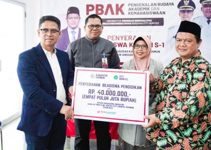 20 Mahasiswa STIT Mumtaz Karimun Terima Beasiswa Pendidikan Senilai Rp40 Juta