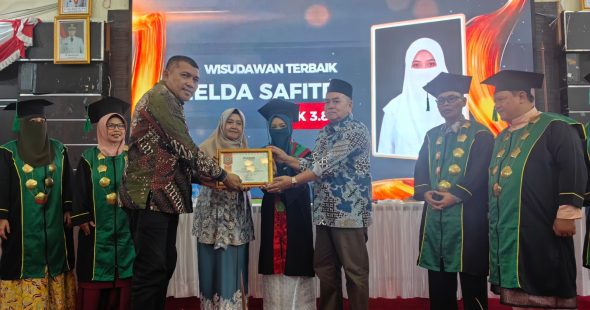 Raih IPK 3,88, Helda Safitri Jadi Wisudawan Terbaik STIT Mumtaz Karimun Angkatan VII